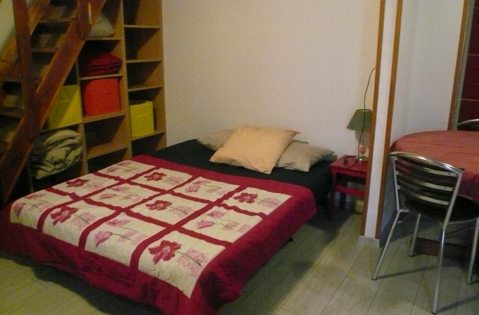 furnished accommodation Studio Rouge in Vauvert salon BZ