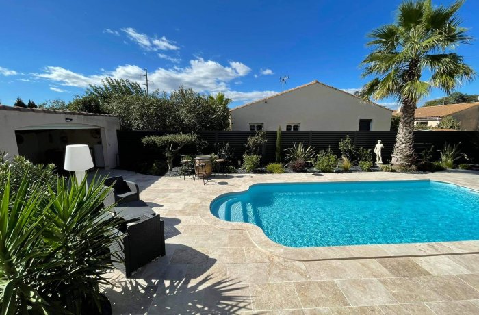 rental of the sunny farmhouse in Aubord swimming pool