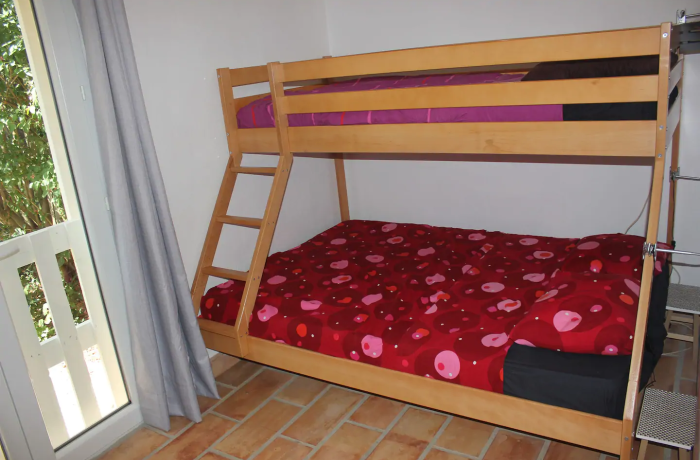 Furnished tourist accommodation at Prés des Lones in Aubord bedroom 1