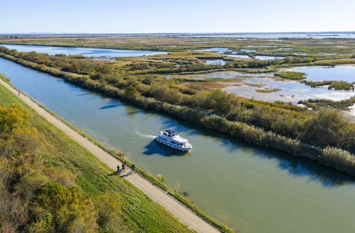 camargue en bateau