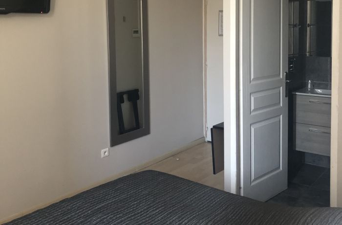 hotel le lys d'or Vauvert chambre