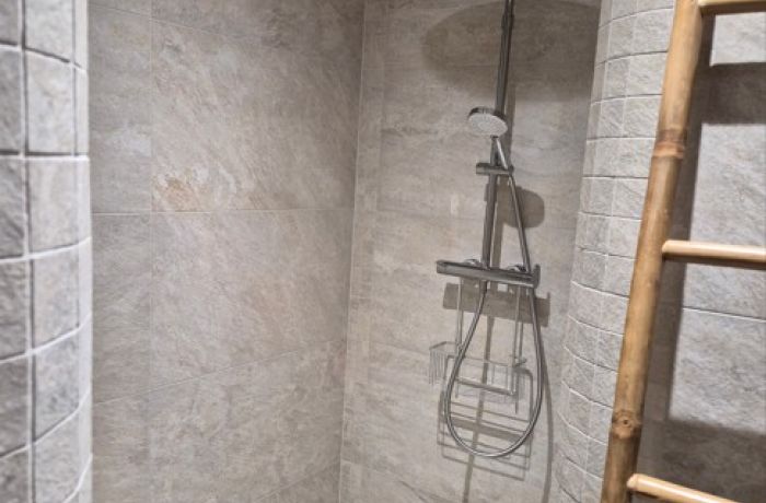 Gîte La Maison de Gardian in Gallician, Gard, Occitanie, with bathroom