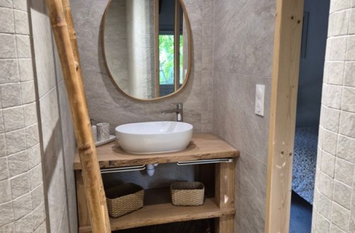 Gîte La Maison de Gardian in Gallician, Gard, Occitanie, with bathroom